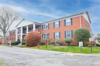 27654 E Echo Valley unit 234, Farmington Hills, MI 48334 - photo 3