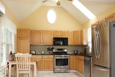 KITCHEN FROM DINING AREA 674
