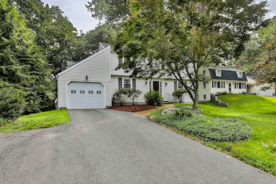 17 Shelburne Rd, Nashua, NH 03063 - photo 2