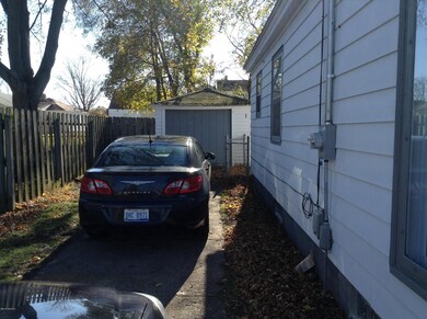 1060 Aberdeen St NE, Grand Rapids, MI 49505 - photo 2