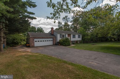 605 Sherry Dr, Sykesville, MD 21784 - photo 2