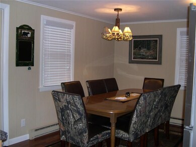 eat-in kitchen, note the deer horn...