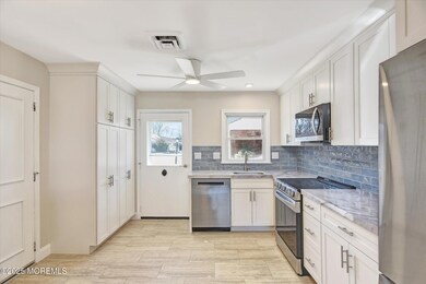 09-Kitchen