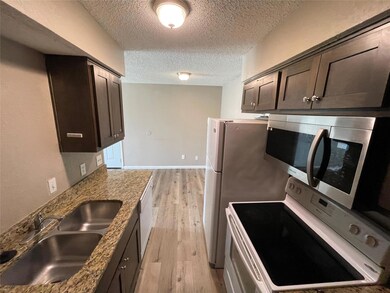 327 SE 3rd St unit 102, Grand Prairie, TX 75051 - photo 4