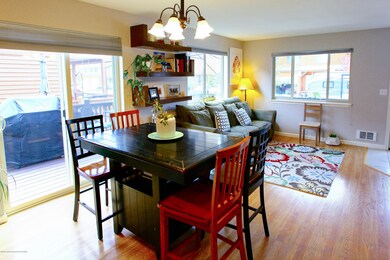 Dining to Living
