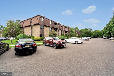 724 Woodmill Dr unit 24, East Windsor, NJ 08512 - photo 3