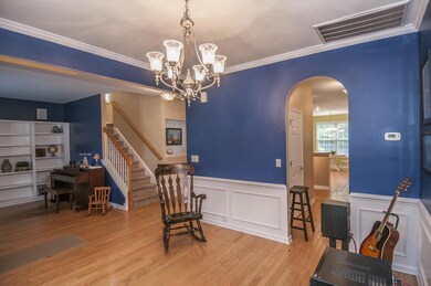 Jorrington Dining, stairs, butler pan