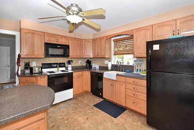 257 Maple St, Warwick, RI 02888 - photo 3