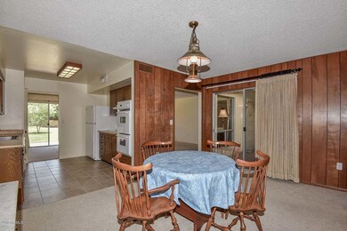 Breakfast Room-Kitchen