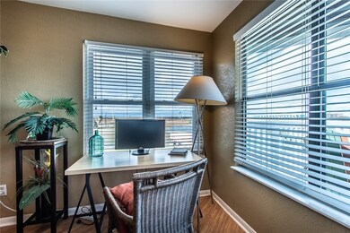 Sitting area or use for an office.  Beautiful view