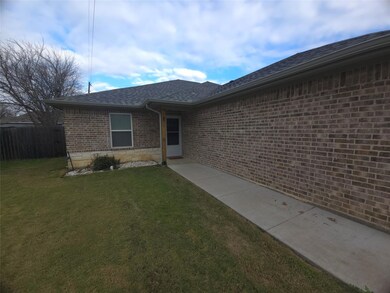 1409 Glenhaven Dr unit A, Cleburne, TX 76033 - photo 2