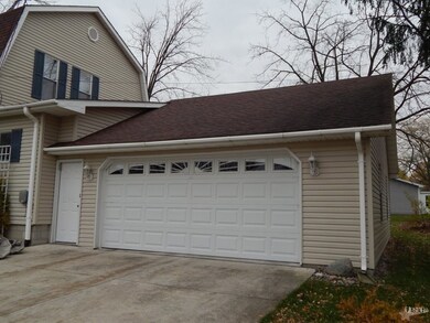 504 E Cherry St, Bluffton, IN 46714 - photo 3