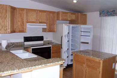 327 Marian, Central Point, OR 97502 - photo 4