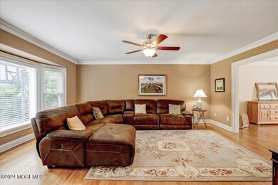 07-Family Room