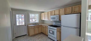 181 Manzella Ct, Rockland, MA 02370 - photo 3