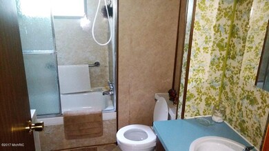 8217 W Oakwood Ave, Baldwin, MI 49304 - photo 6