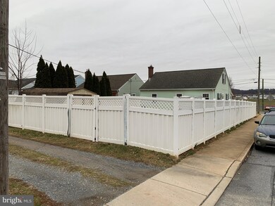 201 Orlon St, New Holland, PA 17557 - photo 3