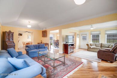 11 Bedfordshire Dr, Monroe Township, NJ 08831 - photo 6