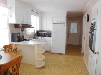 11 Jenkins St, Lewiston, ME 04240 - photo 4