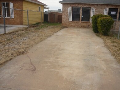 302 Plainview Dr, Alamogordo, NM 88310 - photo 2