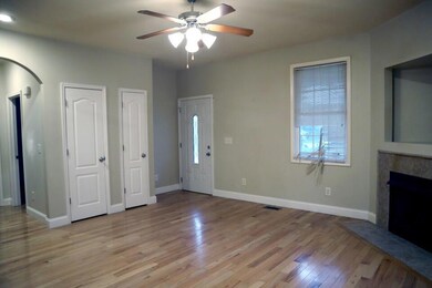 317 W Pine St, Johnson City, TN 37604 - photo 2