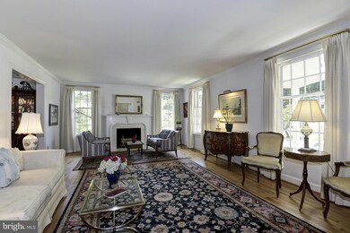 6856 Tulip Hill Terrace, Bethesda, MD 20816 - photo 4