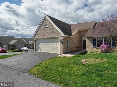 2325 Majestic Ct, Chambersburg, PA 17202 - photo 3