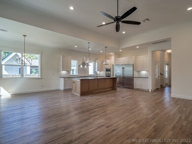 1016 E 37th St, Tulsa, OK 74105 - photo 7