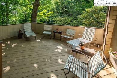 LARGE SHADED DECK