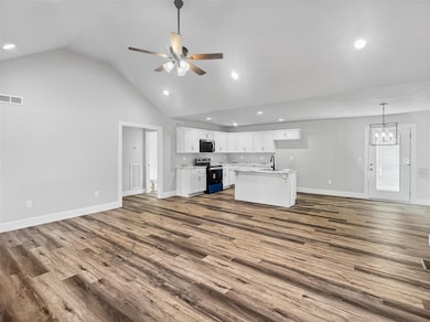 259 Peterson Ave, Auburn, KY 42206 - photo 3