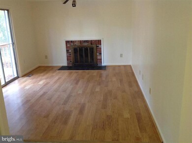 5123 Bradfield Dr, Annandale, VA 22003 - photo 2