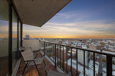 3150 N Sheridan Rd unit 25D, Chicago, IL 60657 - photo 3