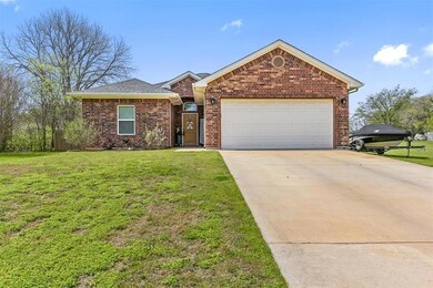 1403 Joslin St, Cleburne, TX 76033 - photo 2