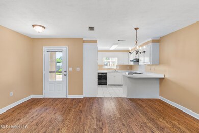 132 Meade Ln-6