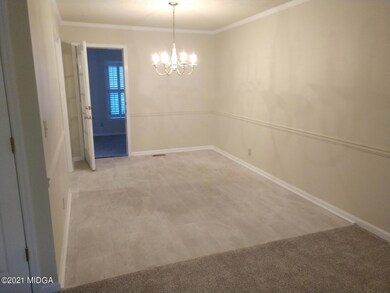 3     104 Wakefield Dining Room