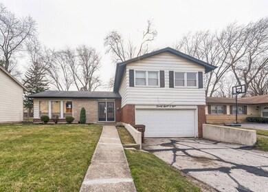 2709 Larkspur Ln, Hazel Crest, IL 60429 - photo 2