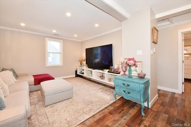 119 Sheridan Ave, Williston Park, NY 11596 - photo 4