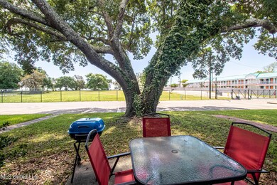 Oak Shores 60-23011