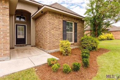 4945 Queens Carriage St, Zachary, LA 70791 - photo 3