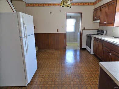 605 2nd St, Whitehall, PA 18052 - photo 5