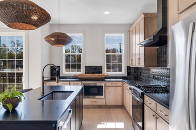 307 Edith Cir, Nashville, TN 37208 - photo 5