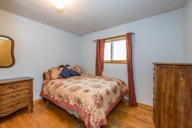 2031 N Jackson St, Waukegan, IL 60087 - photo 3