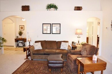 Living Room (4)