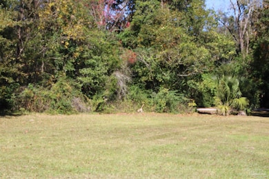 302 Front St, Century, FL 32535 - photo 4