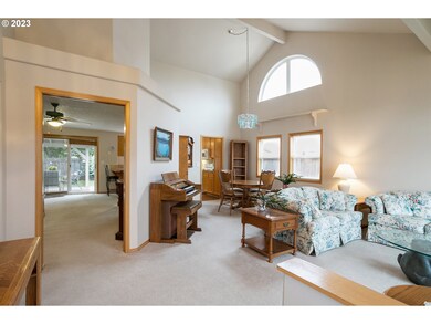Living Room/Entrance
