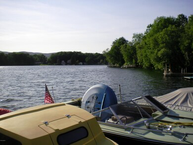 Pontoosuc Lake