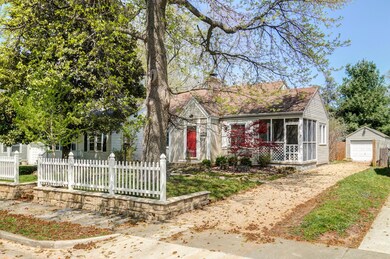 1437 E University St-3
