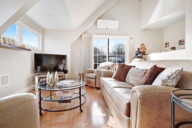 129 Merrimac St unit 5, Newburyport, MA 01950 - photo 3