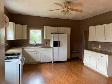 375 Salem St, Rockland, MA 02370 - photo 2