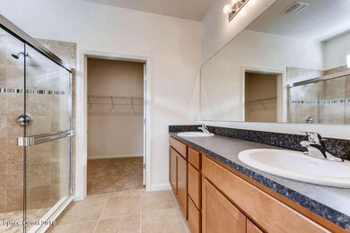 Avon B-small-006-3-Master Bathroom-666x4
